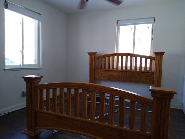 Building Photo - 2128 Hooker St