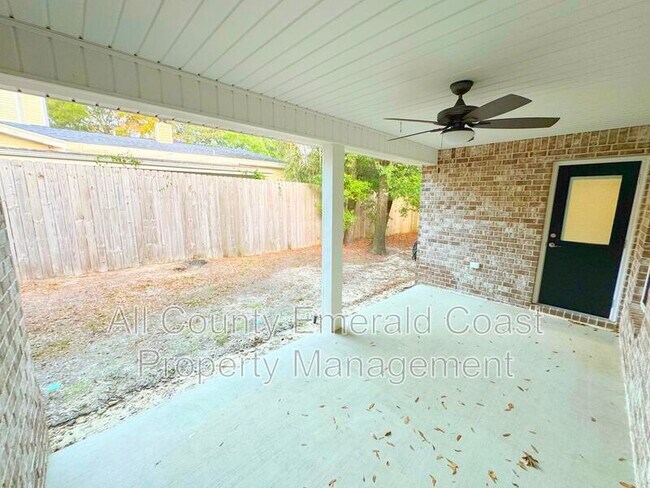 Building Photo - 481 Kelly St