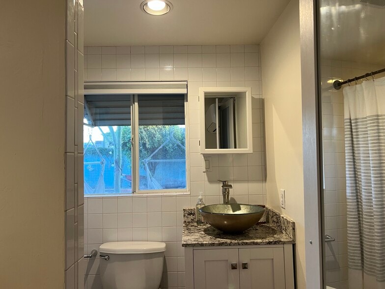 Building Photo - 2232 N Evergreen St