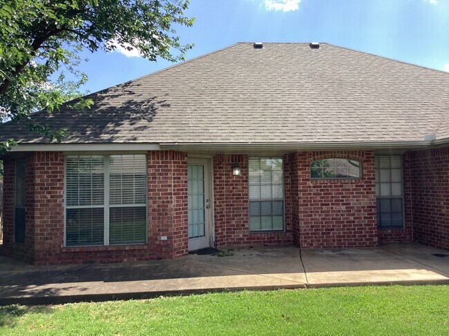 Building Photo - 17552 Zinc Dr
