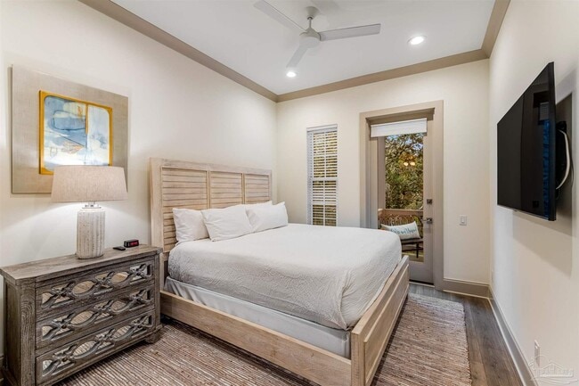 Building Photo - 70 Marthas Ln