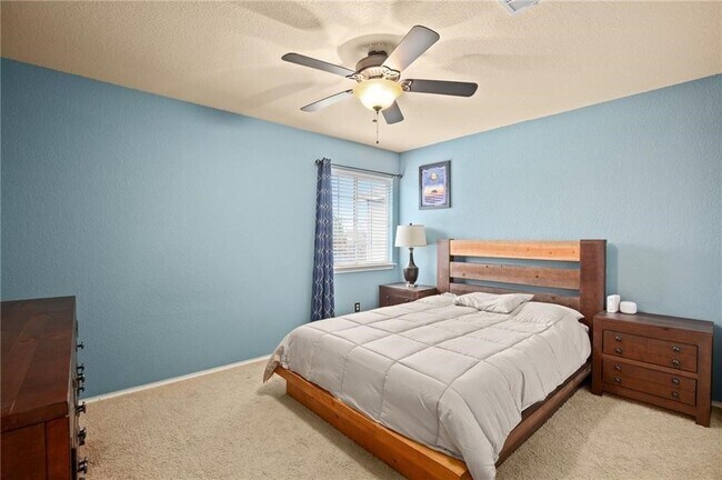 Building Photo - 921 Gentry Dr