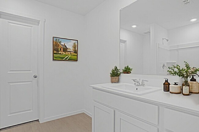 Building Photo - 1025 MacNab Dr