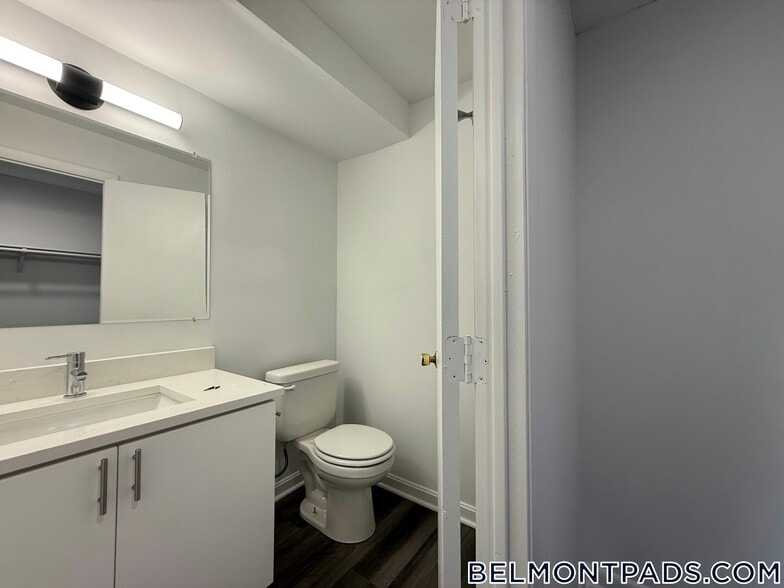 Building Photo - 55 Hill Rd