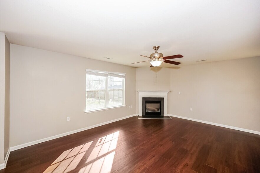 Building Photo - 1418 River Run Rd