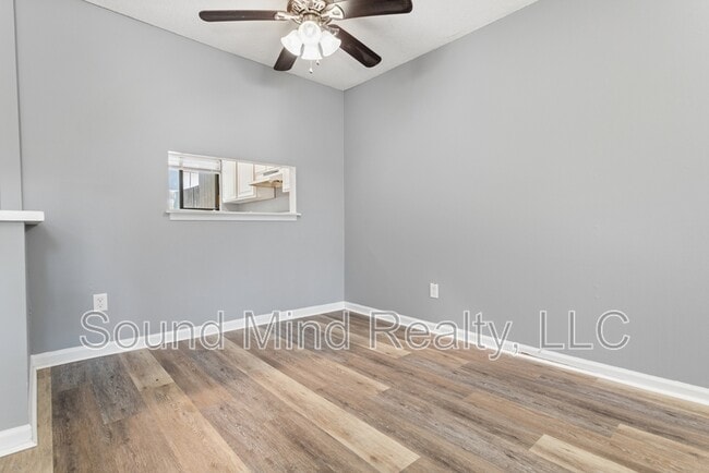 Building Photo - 4249 Lake Ridge Dr