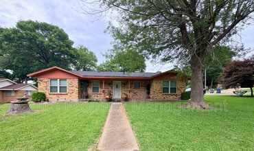 Building Photo - 1226 Linkwood Ln