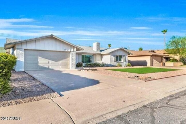 Building Photo - 1734 E Laguna Dr