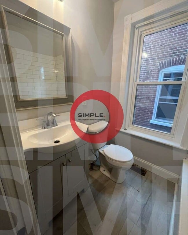 Building Photo - 522 N Charlotte St