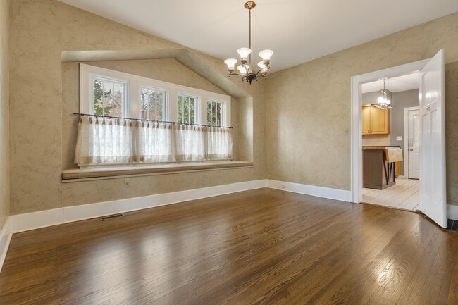 Building Photo - 518 South St