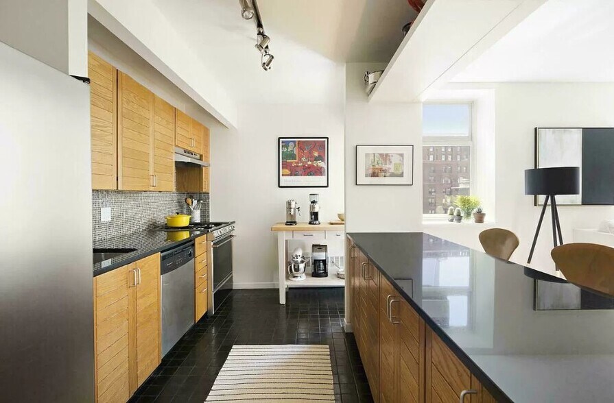 Primary Photo - 90 Hudson St