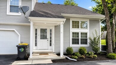 Building Photo - 113 Hazelnut Dr