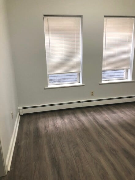 Building Photo - 120 Berkshire St