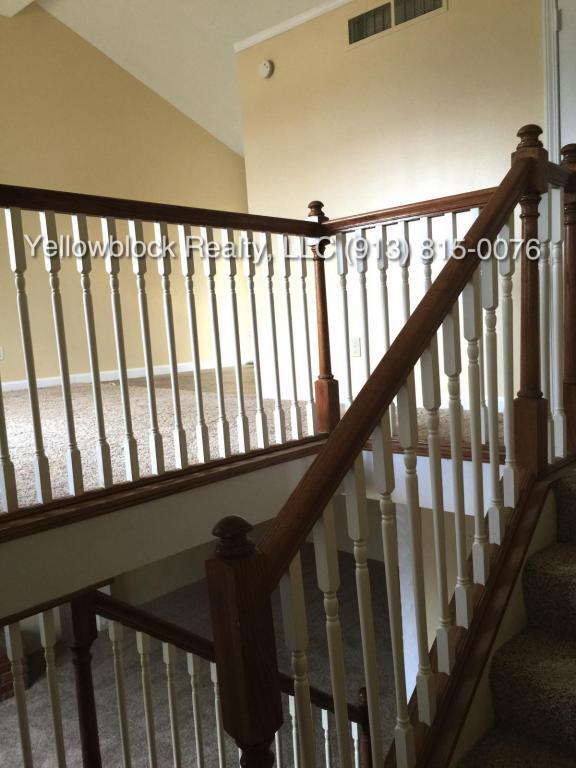 Building Photo - 9229 Main St