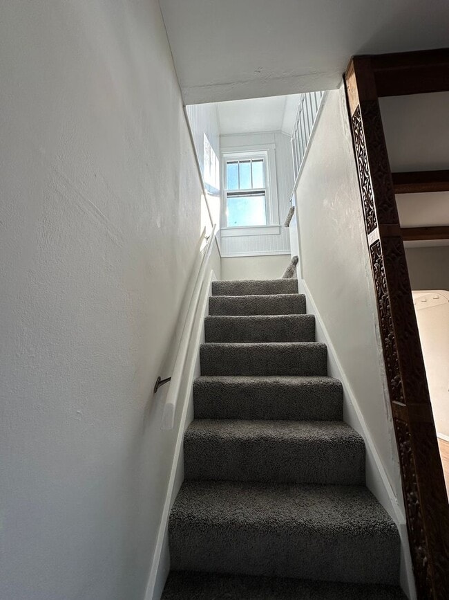 Building Photo - 1003 Clinton Ave