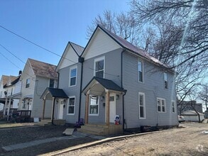 Building Photo - Wayne St W 905-907