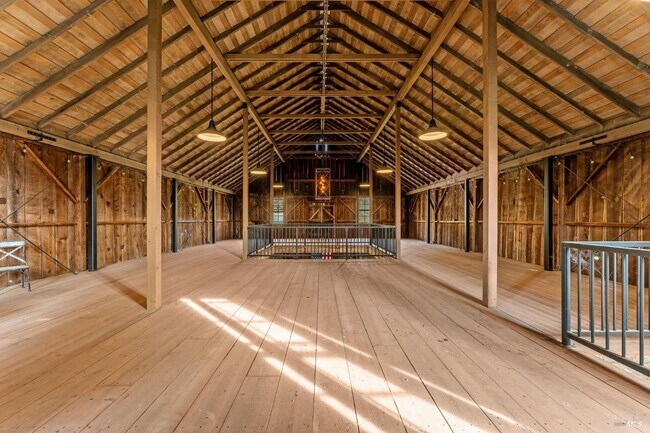 Building Photo - 2850 Silverado Trail N