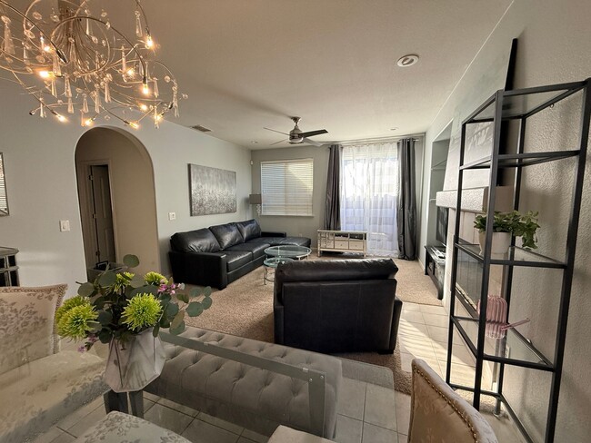 Building Photo - Beautiful 3bd/2ba Natomas Home with 2 Car Garage!