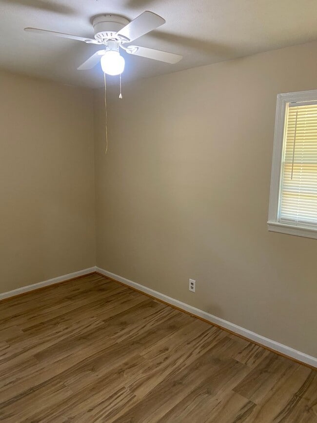 Building Photo - 4816 Wellborn Dr