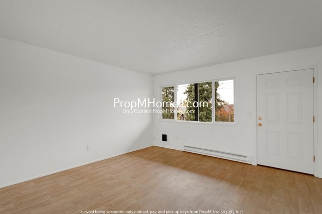 Building Photo - Updated Two Bedroom Unit in OC - First Month Free!