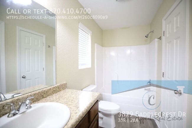 Building Photo - Move in special $800!! Beautiful 3 bed / 2...