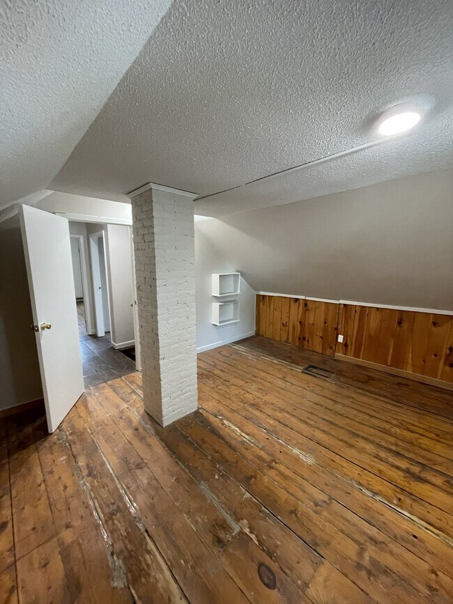 Building Photo - 51 Loomis St
