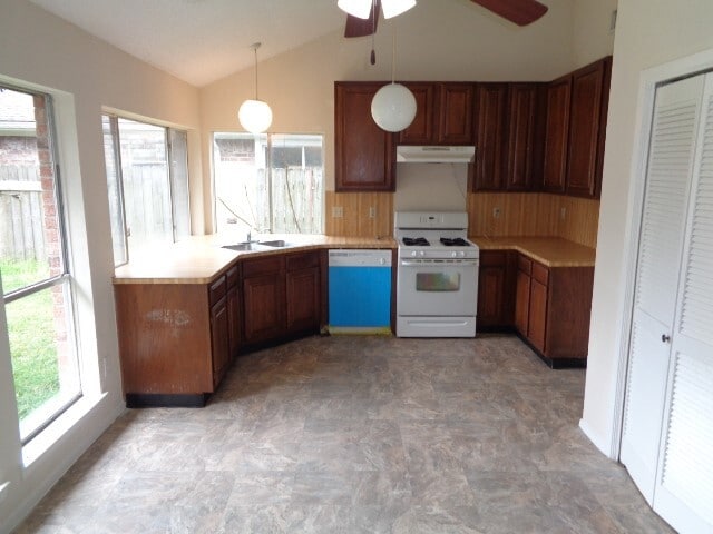 Building Photo - 10211 Golden Sunshine Dr