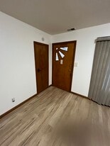 Building Photo - 2241 Fairmont Pky