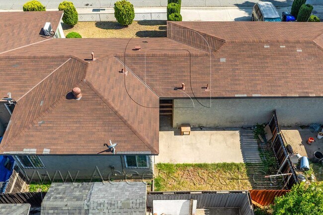 Building Photo - 16702 Orange Way