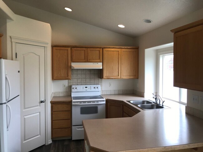 Building Photo - 17938 Monarch Way
