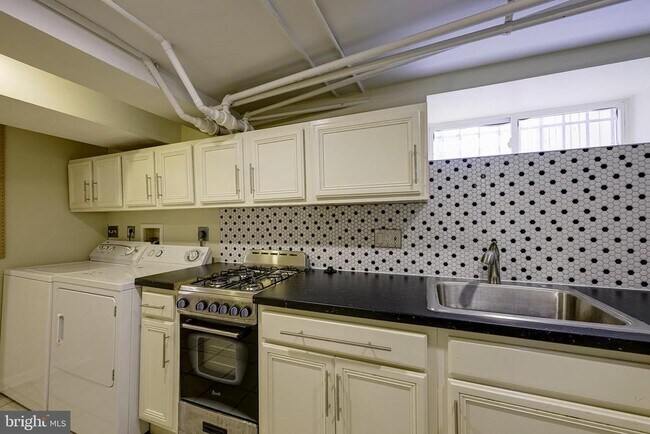 Building Photo - 2827 11th St NW