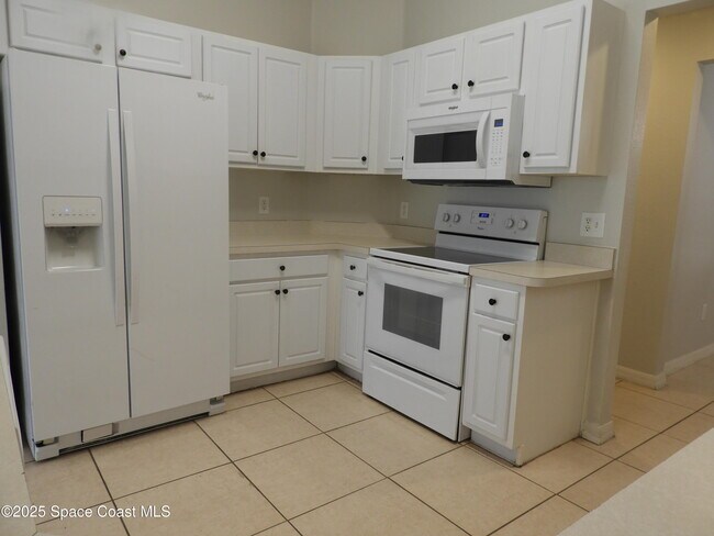 Building Photo - 450 Santa Martia St SW