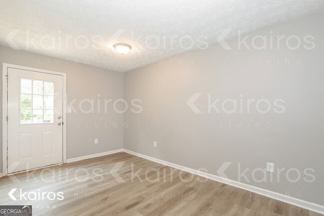 Building Photo - 135 Fawn Dr