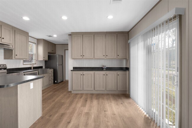 Building Photo - 1300 Campbell Acres Rd