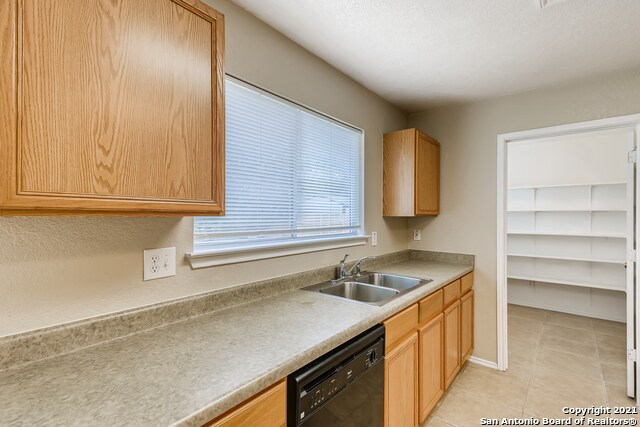 Building Photo - 9042 Camino Rey