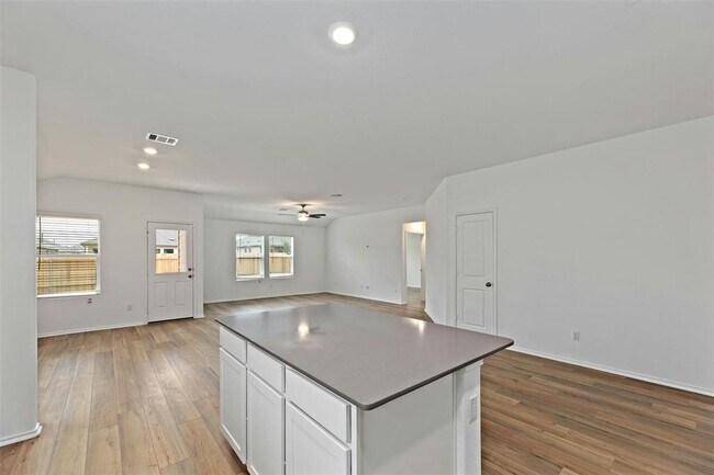 Building Photo - 443 Sebring Cir