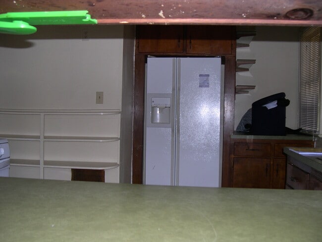 Building Photo - 3 bedroom, 1 bathroom house on Central Ave