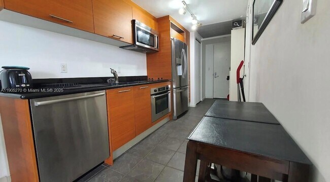 Building Photo - 50 Biscayne Blvd