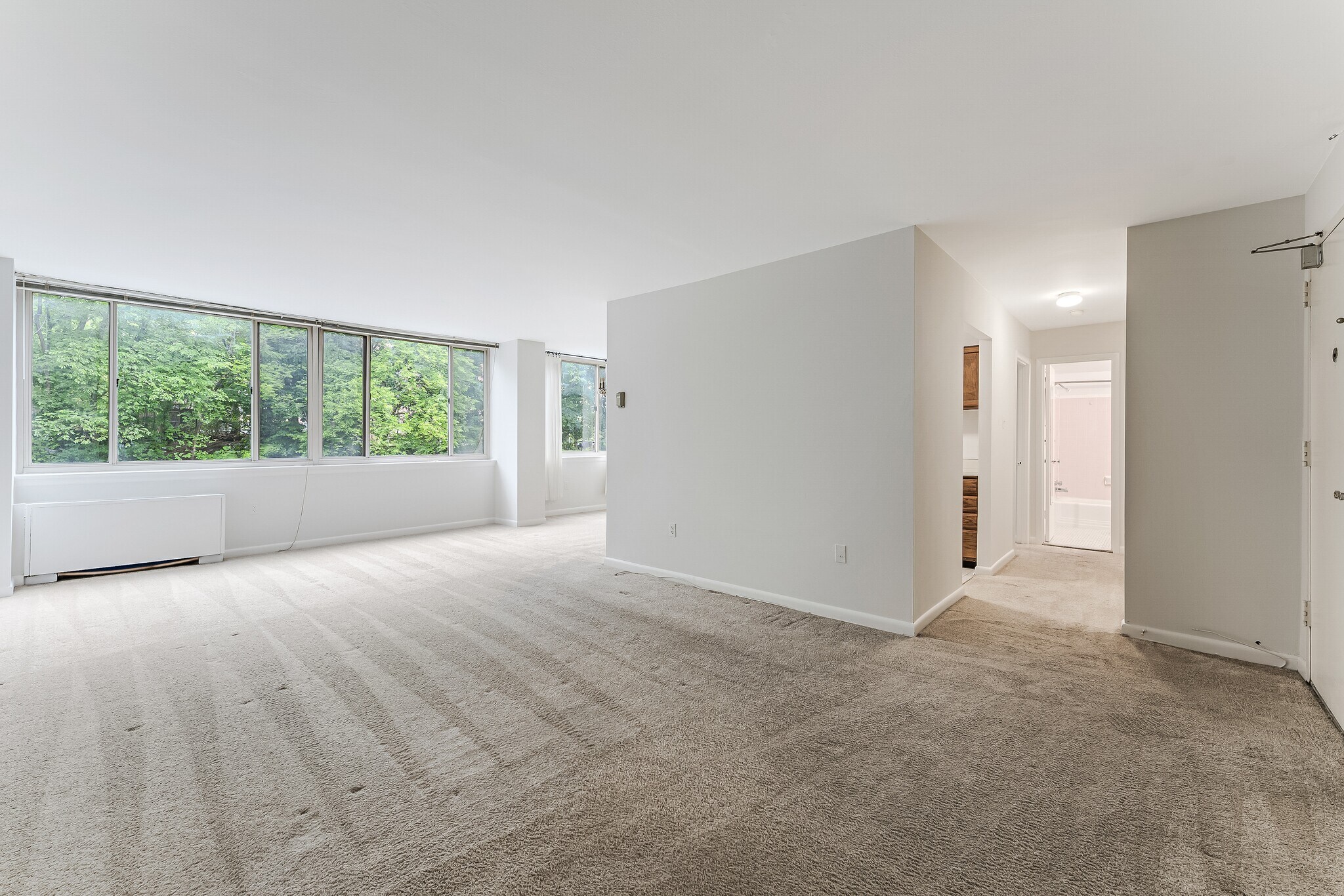 Building Photo - 5565 Columbia Pike