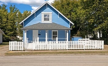 Building Photo - Updated 2 Story Home in downtown Springfield