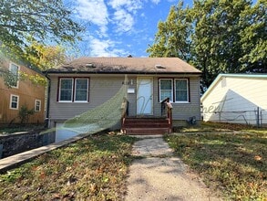 Building Photo - CHARMING HOME WITH GARAGE, LARGE BASEMENT,...