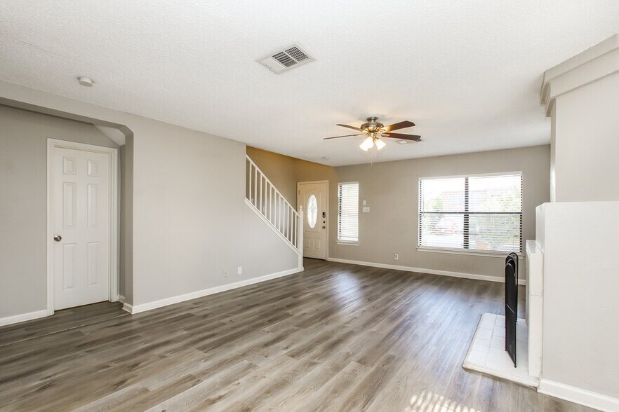 Building Photo - 1232 Dexford Dr