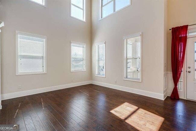 Building Photo - 4215 Miramount Overlook