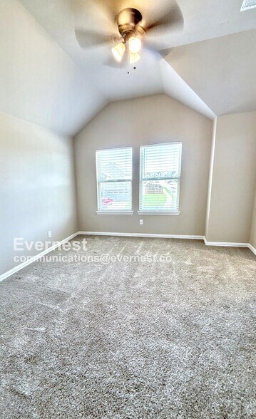 Building Photo - 306 Greenhill St
