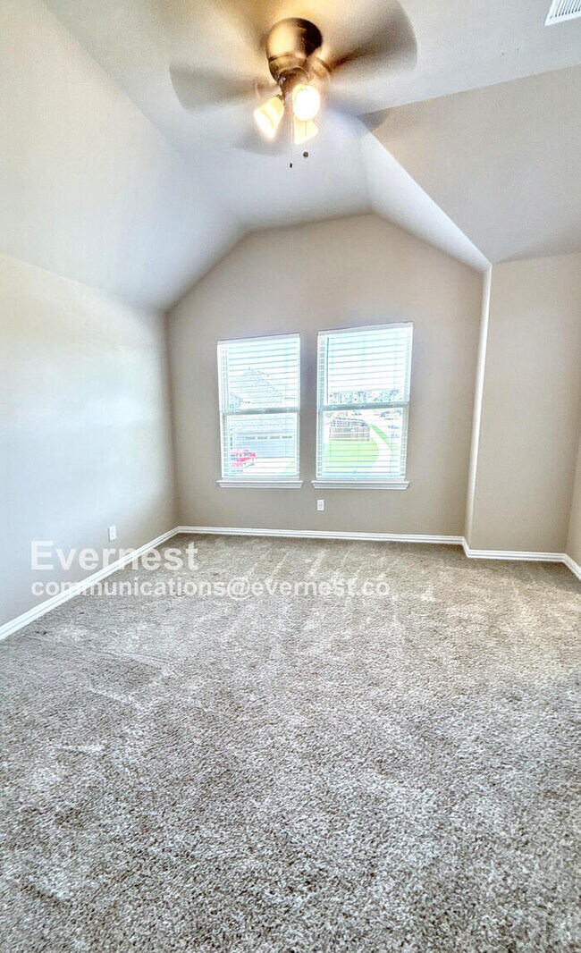 Building Photo - 306 Greenhill St