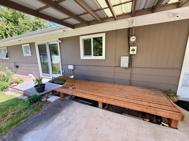 Building Photo - 104 Saranac Dr