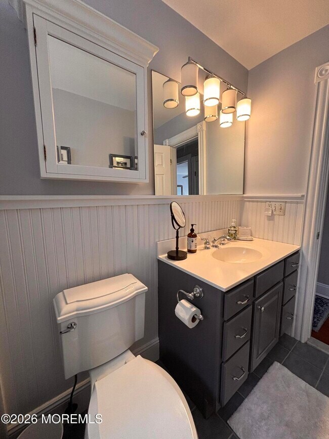 Building Photo - 333 Woodland Ave