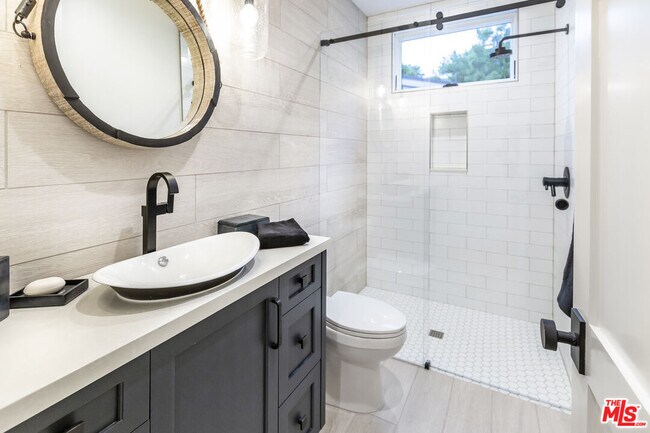 Building Photo - 24277 Dry Canyon Cold Creek Rd