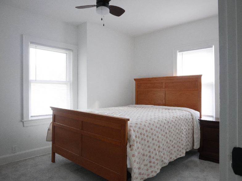 Building Photo - 2580 E 127th St