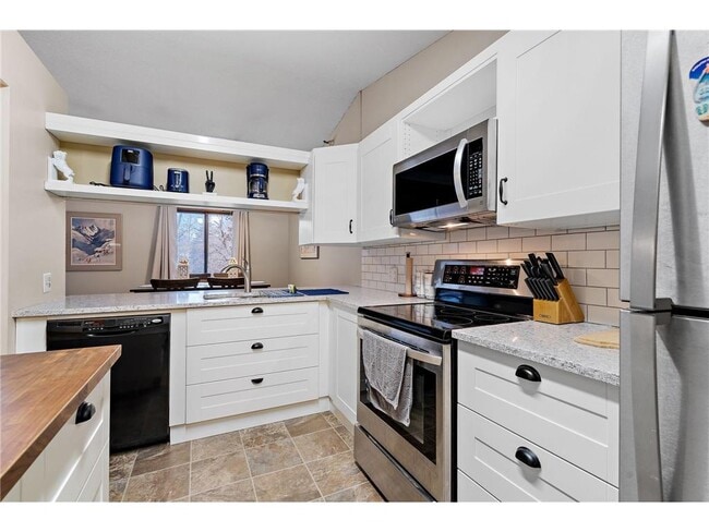 Building Photo - 4151 Boone Ave N